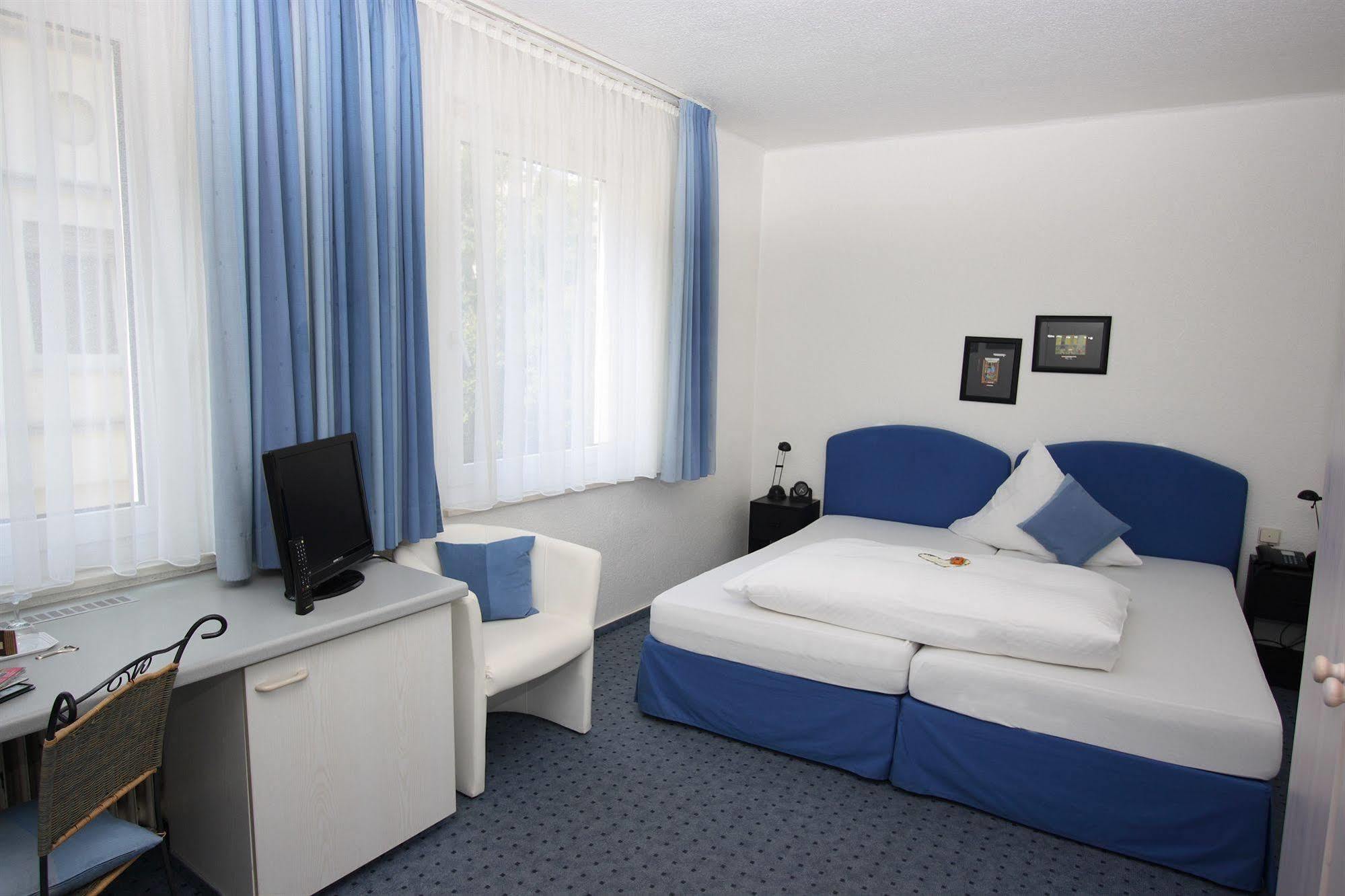 Hotel Garni Haus Hindenburg Königswinter Екстериор снимка