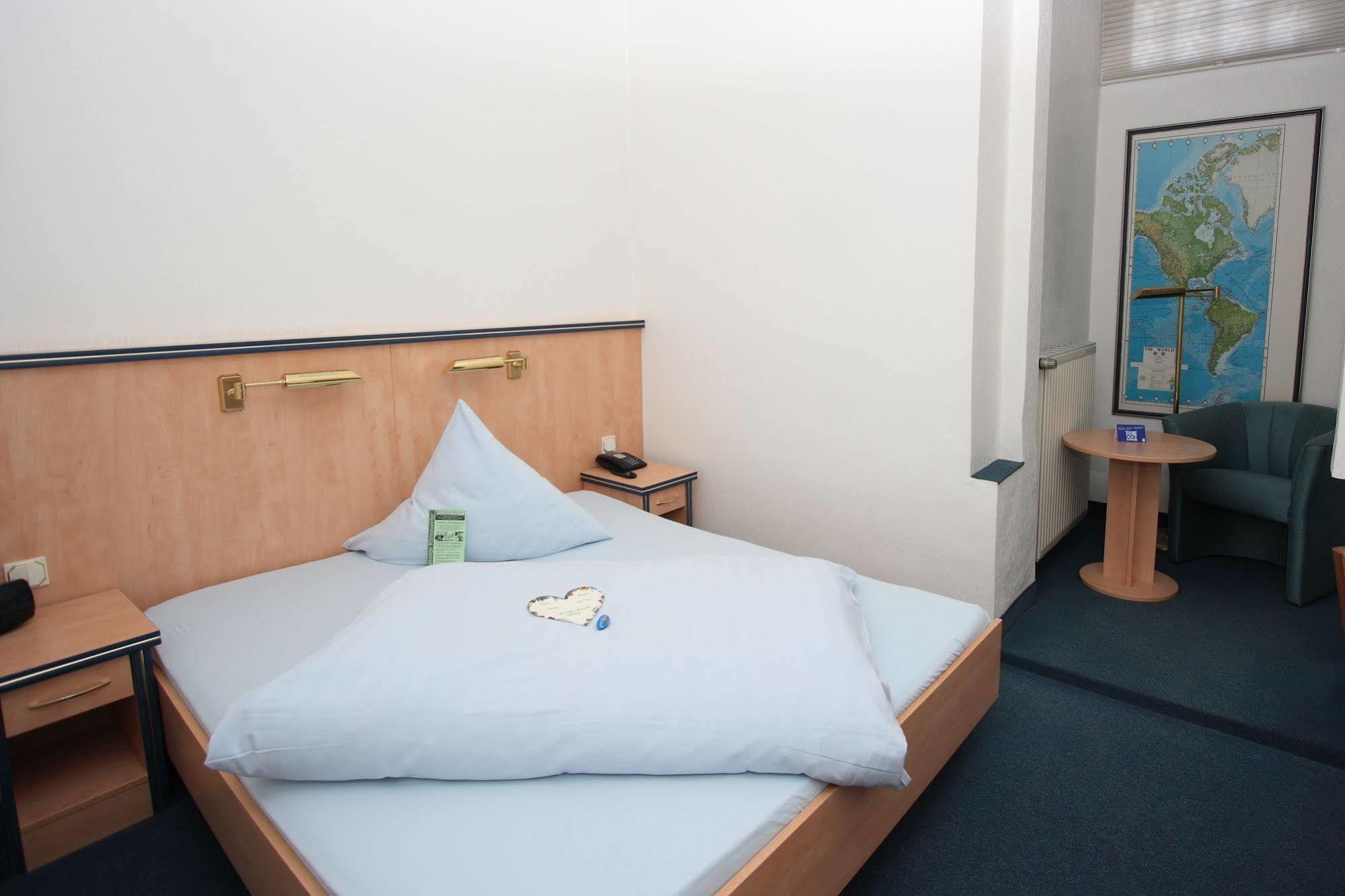 Hotel Garni Haus Hindenburg Königswinter Екстериор снимка